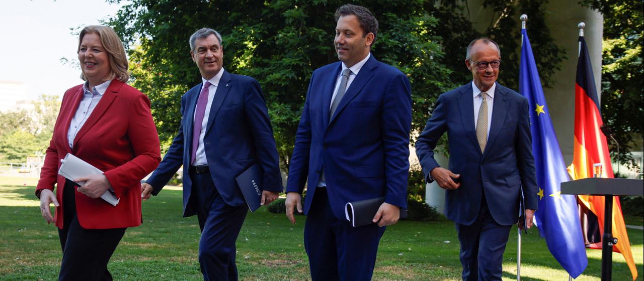 Koalition präsentiert Reformpläne mit Geschlossenheit im Kanzleramts-Garten