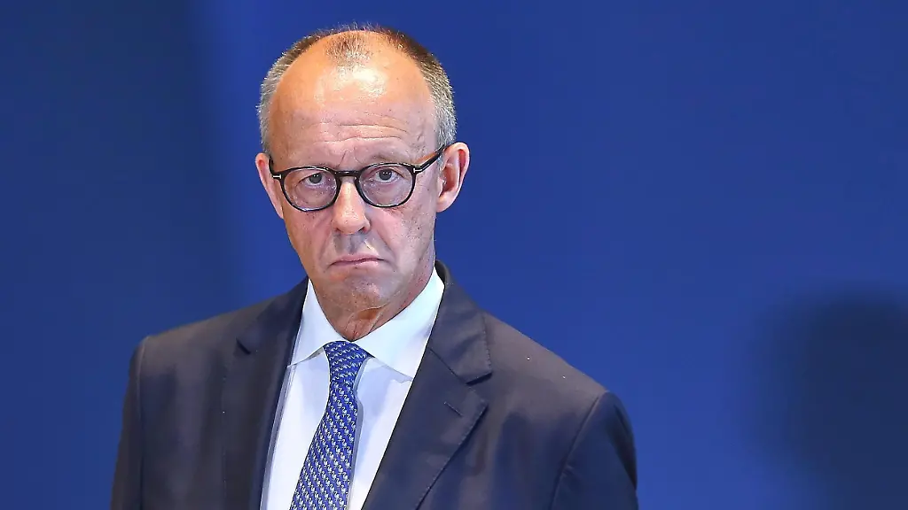 Merz’ turbulente Woche: Führungswechsel in der CDU