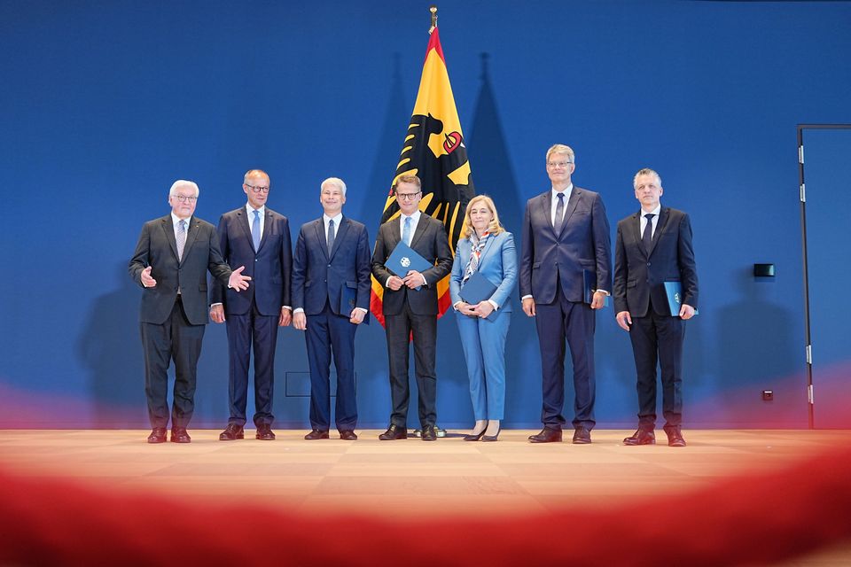Steinmeier kritisiert verspätete Vereidigung im Kabinett Merz