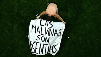 Argentinische Spieler provozieren mit Falkland-Banner: London fordert FIFA-Untersuchung