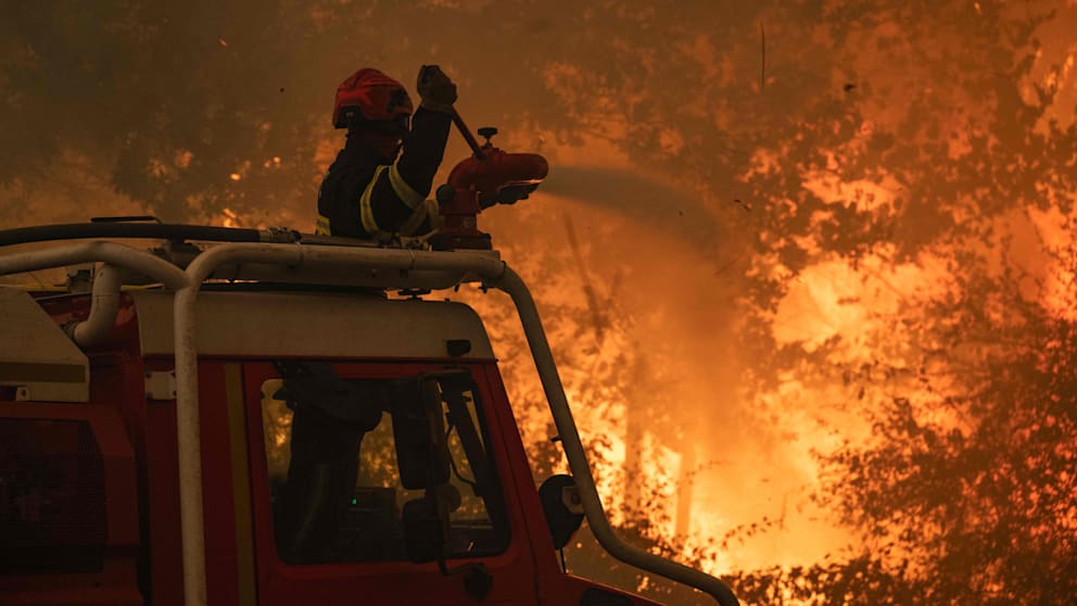 Waldbrände in Südeuropa: Evakuierung in Bordeaux und Notstand in Spanien