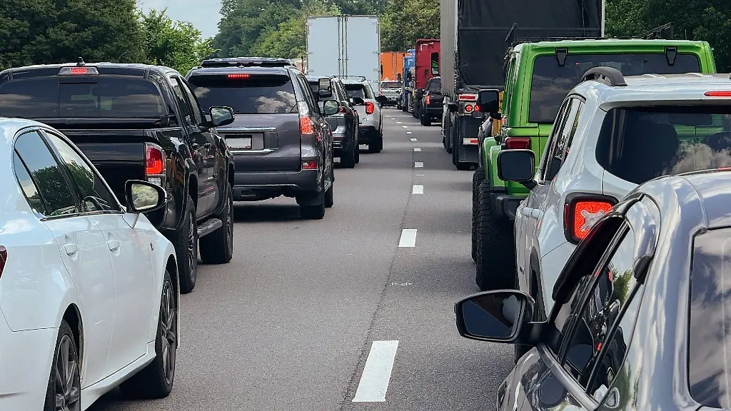 Notfall-Helfer für Autofahrten bei Staus