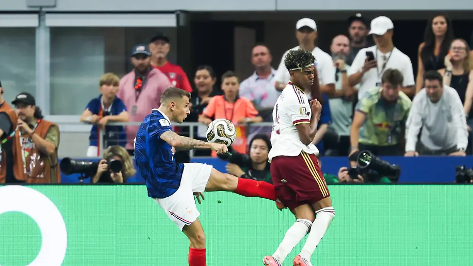 Fehlerhaftes Foul bringt Punkt für Spanien gegen Frankreich