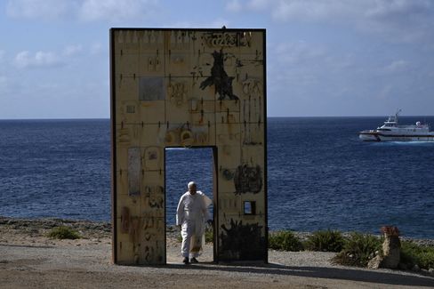 Papst Leo XIV. gedenkt ertrunkener Migranten auf Lampedusa