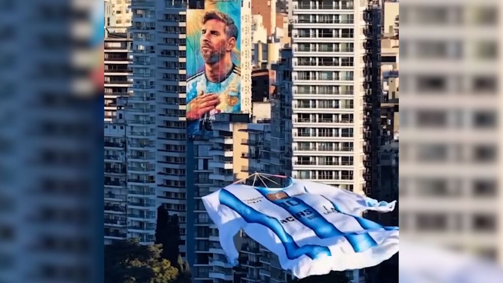 Gigantisches Messi-Trikot fliegt erneut über Argentinien