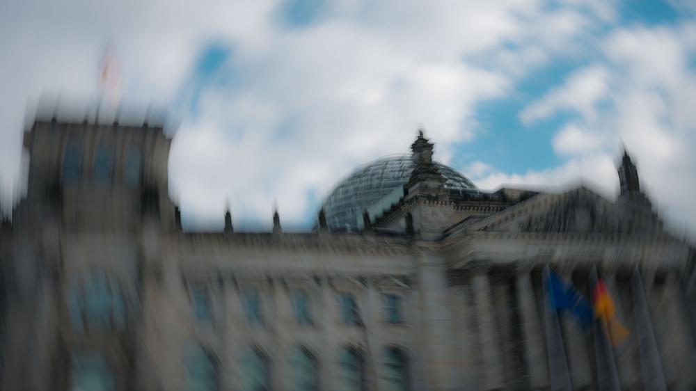 Vertrauen in den Staat sinkt auf Tiefpunkt
