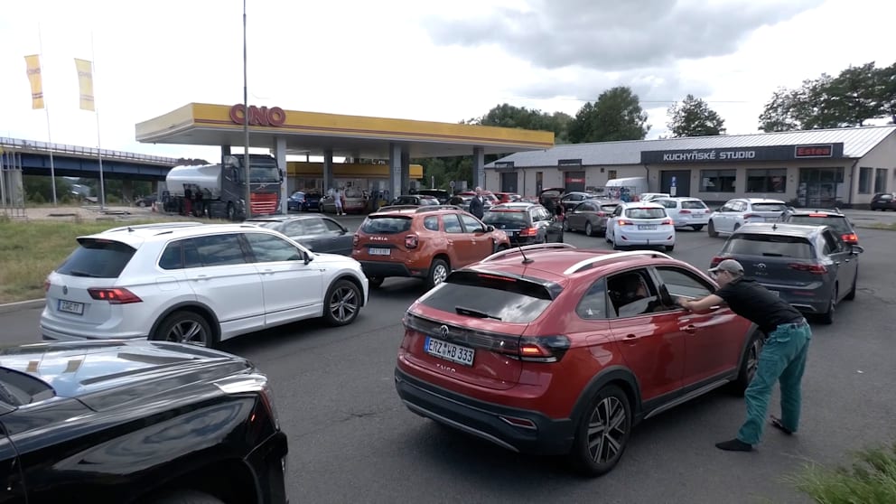 Spritpreis-Alarm: Deutsche Autofahrer stürmen tschechische Tankstellen