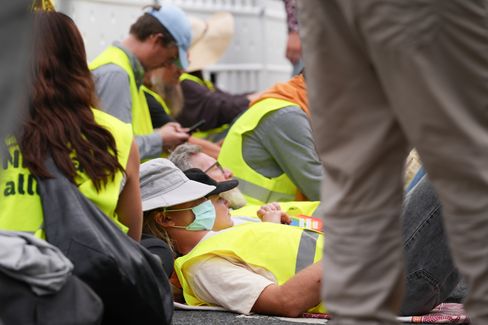 Proteste gegen AfD-Parteitag: Zwischen friedlichem Widerstand und Gewaltakten