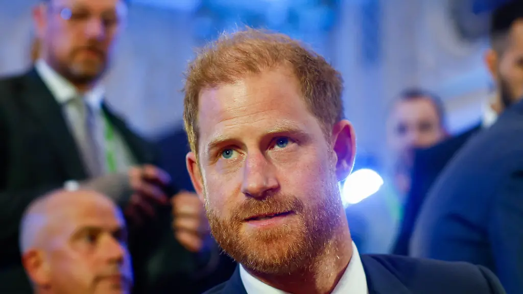 Prinz Harry reist allein nach London