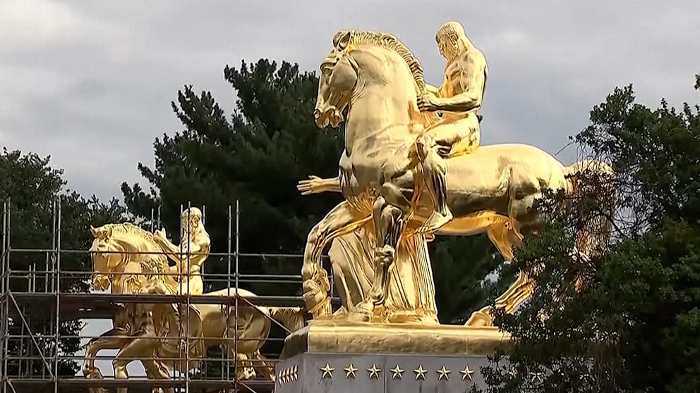 Trump investiert in Gold-Dekoration um Lincoln Memorial