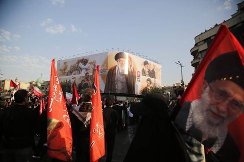 Prozession für Irans getöteten Anführer Khamenei in Teheran
