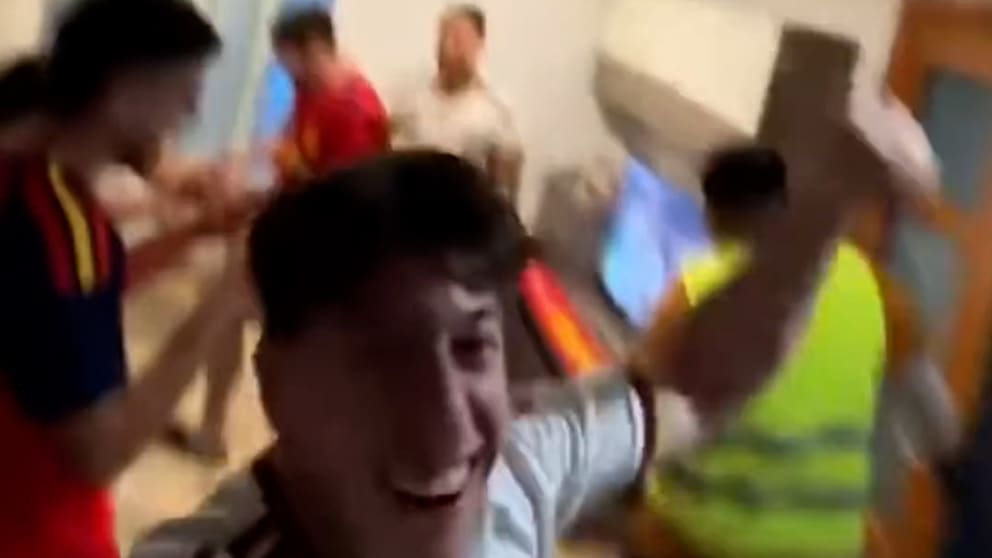 Ein virales Fan-Video zeigt den perfekten Moment mit einem Pizza-Boten