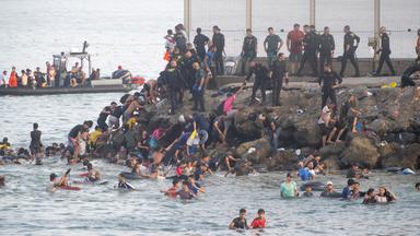 Erneute Migrantenkrise in Ceuta: Humanitäre Herausforderungen