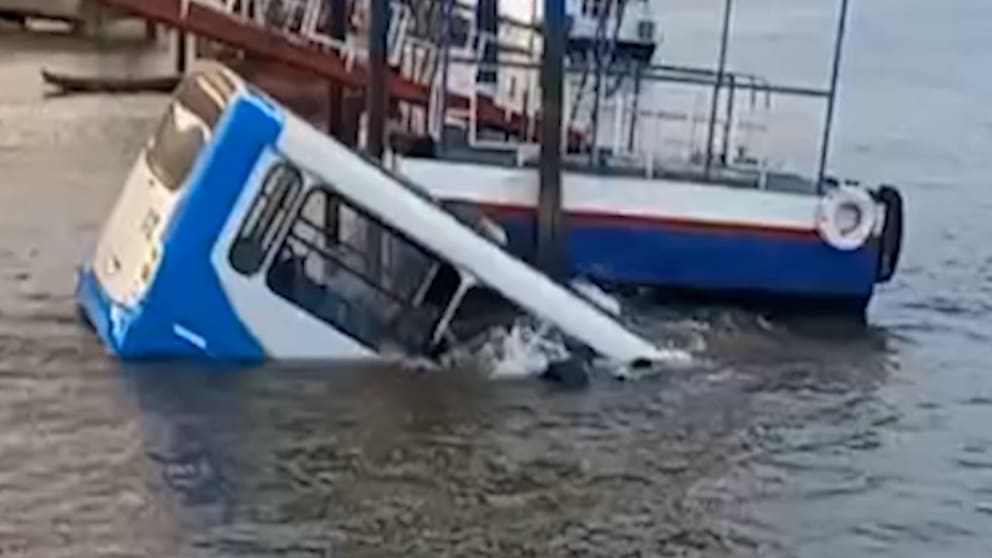 Fluss-Drama in Brasilien: Sinkender Bus wird zur Todesfalle