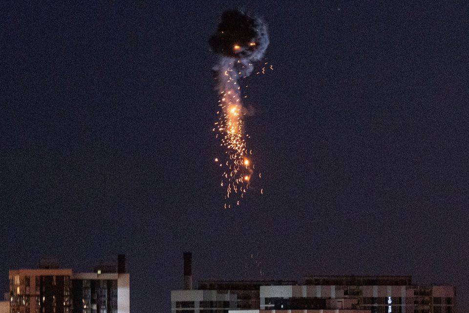 Russische Militärangriffe auf die Ukraine: Schwere Schäden in Kyjiw