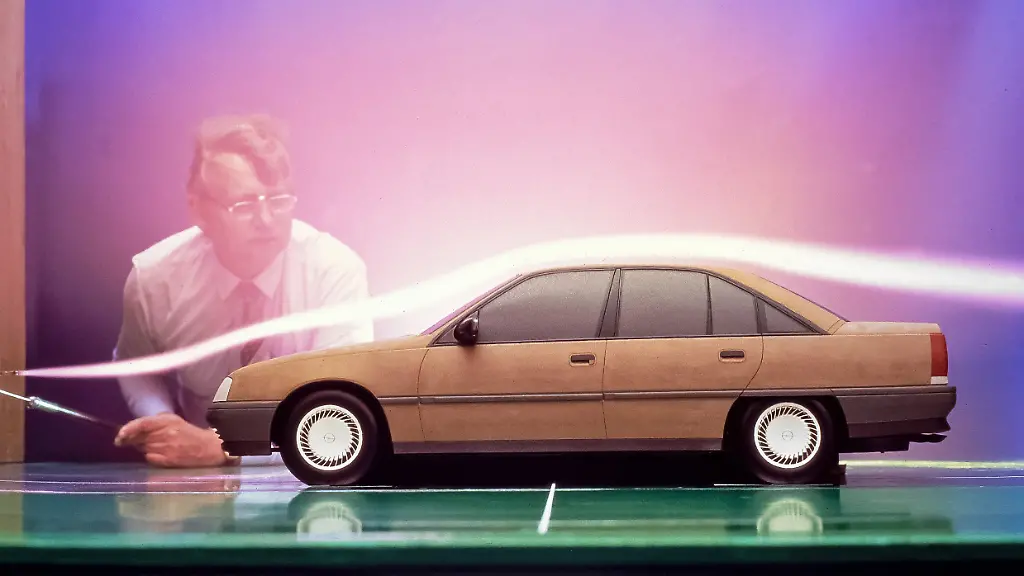 Opel Omega vor 40 Jahren: Eine Ära der Aerodynamik und Innovation
