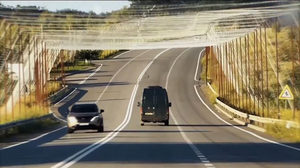 Anti-Drohnen-Netze schützen ukrainische Straßen