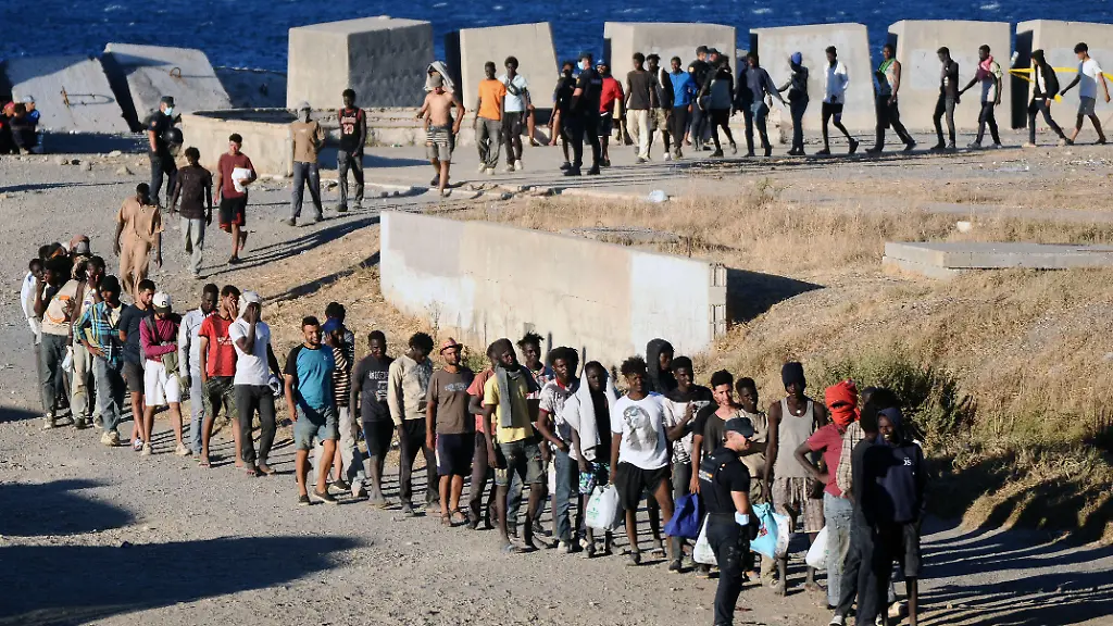 Präsident fordert Internierung von Migranten in Ceuta