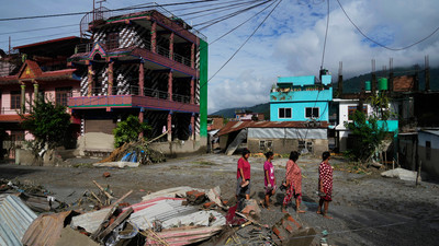 Sturzflut in Nepal und China