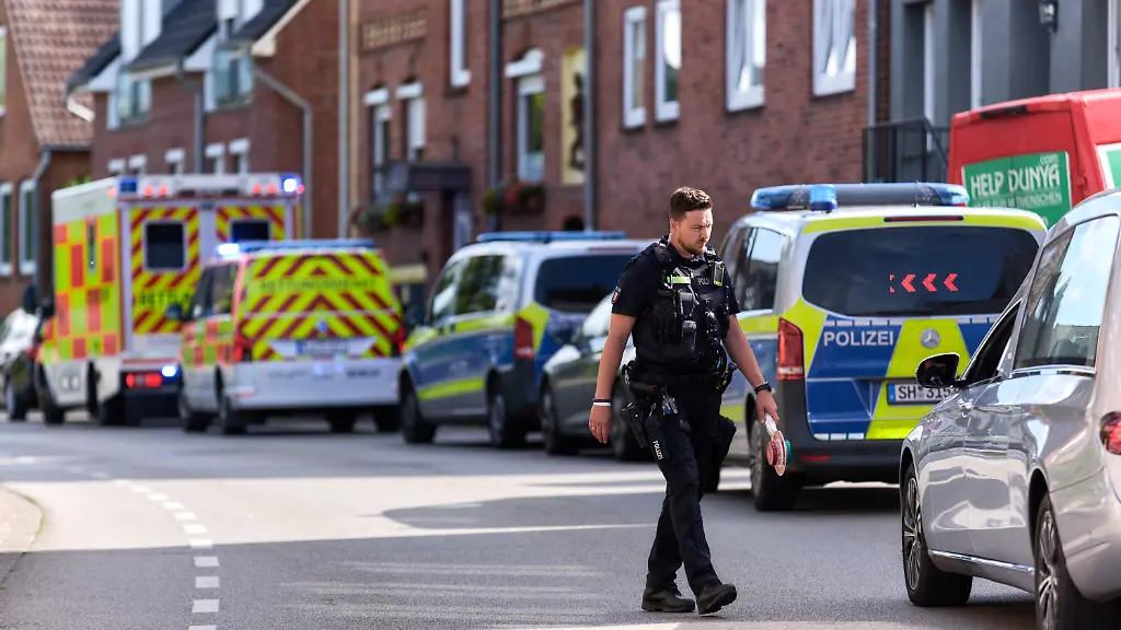 Polizei findet vermisste Dreijährige im Pool der Eltern tot
