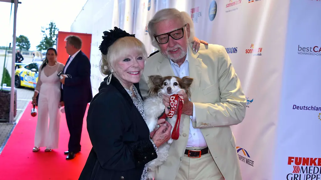 Elke Sommer trauert um ihren verstorbenen Ehemann