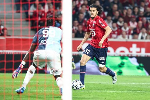 Transfers und Wechsel im Fußball: Aktuelle Entwicklungen