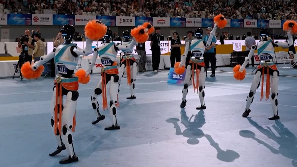 Roboter-Wettkampf in Peking: Cheerleader und mehr