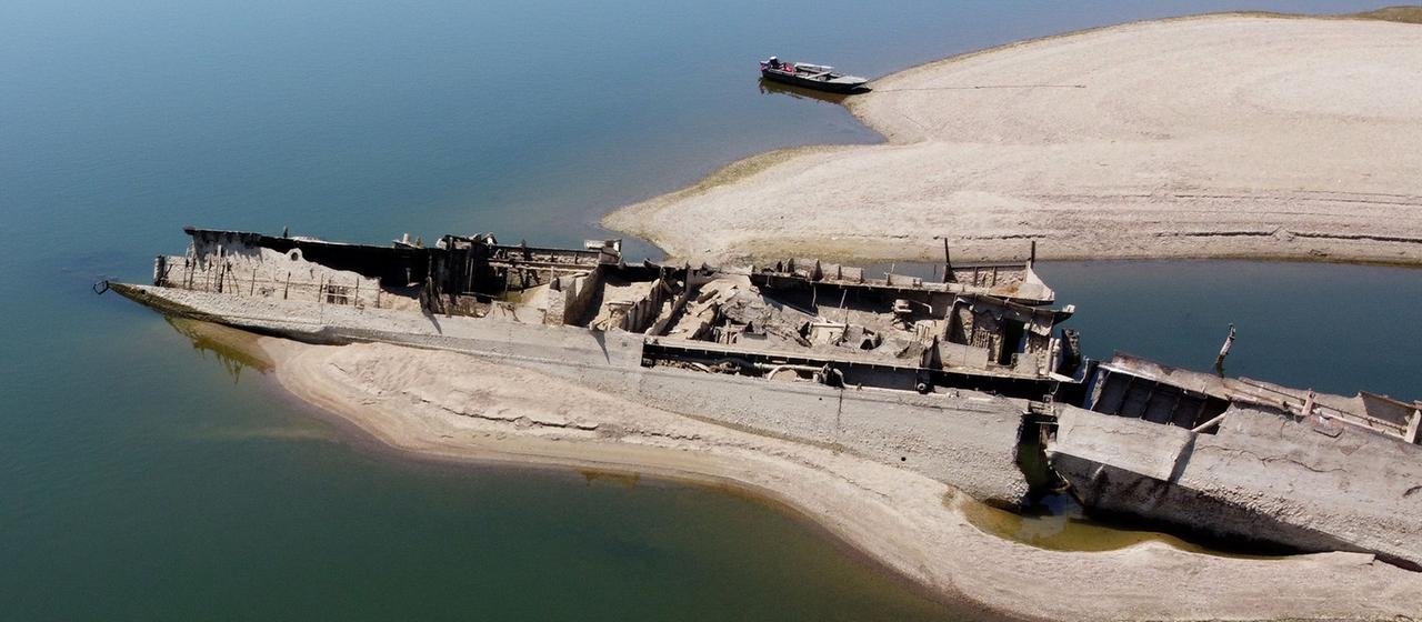 Rekord-Tiefstände der Flüsse enthüllen historische Relikte