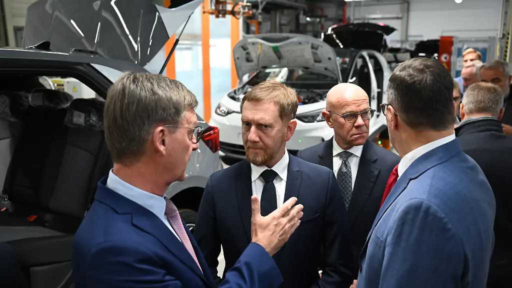 Kretschmer schlägt längere Arbeitszeiten bei VW vor