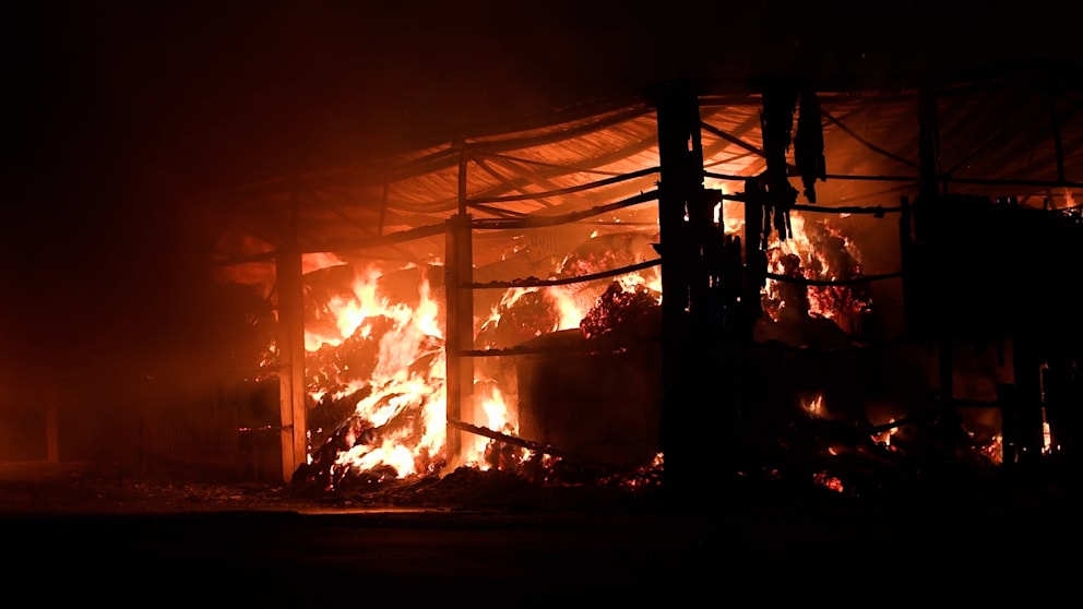 Millionenschaden: Kripo untersucht Brand auf Bauernhof