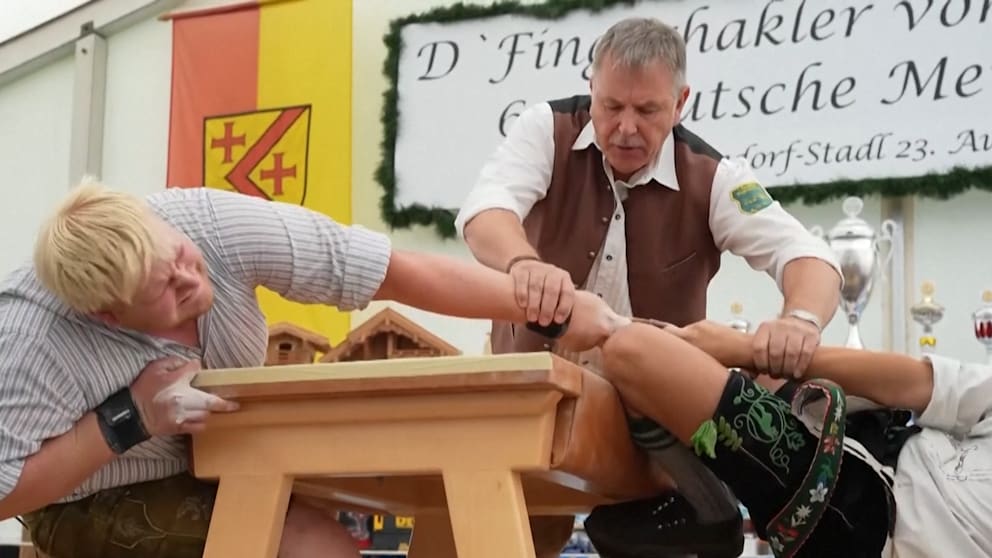Traditionssport Fingerhakeln: Ein bayerischer Wettkampf