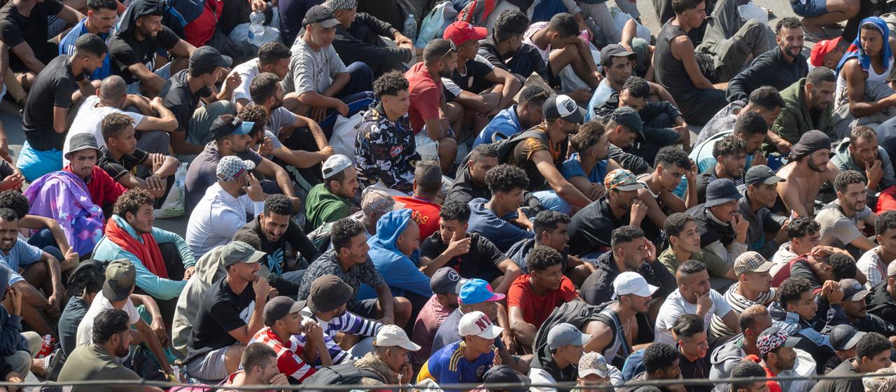 Migrantenkrise in Ceuta: Politisches Versagen und humanitäre Herausforderungen