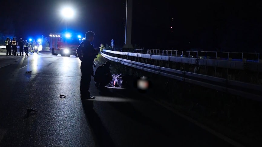 Schwerer Motorradunfall in Köln: Todesfahrt auf der Landstraße