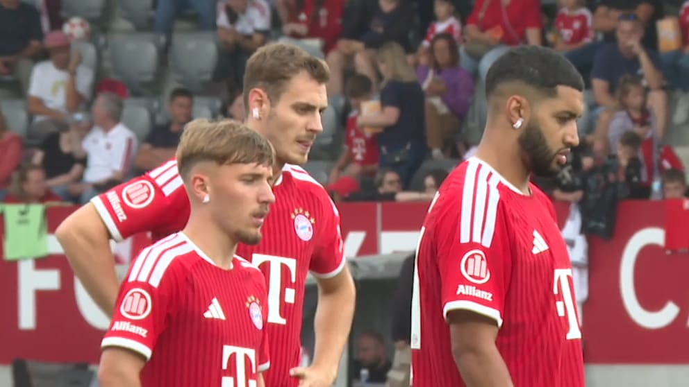 Was hat es mit den Pflastern an den Ohren der Bayern-Stars auf sich?