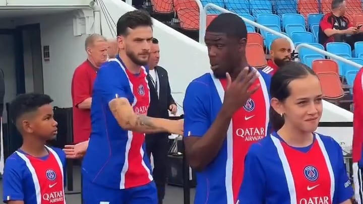 PSG-Star Kvicha Kvaratskhelia ermahnt jungen Spieler