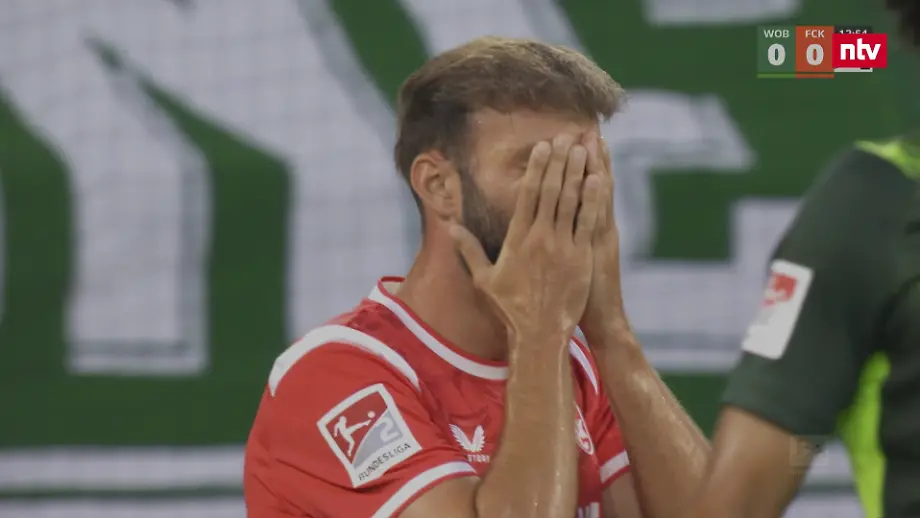 Große Unverwertete Chance im Spiel Wolfsburg gegen Kaiserslautern