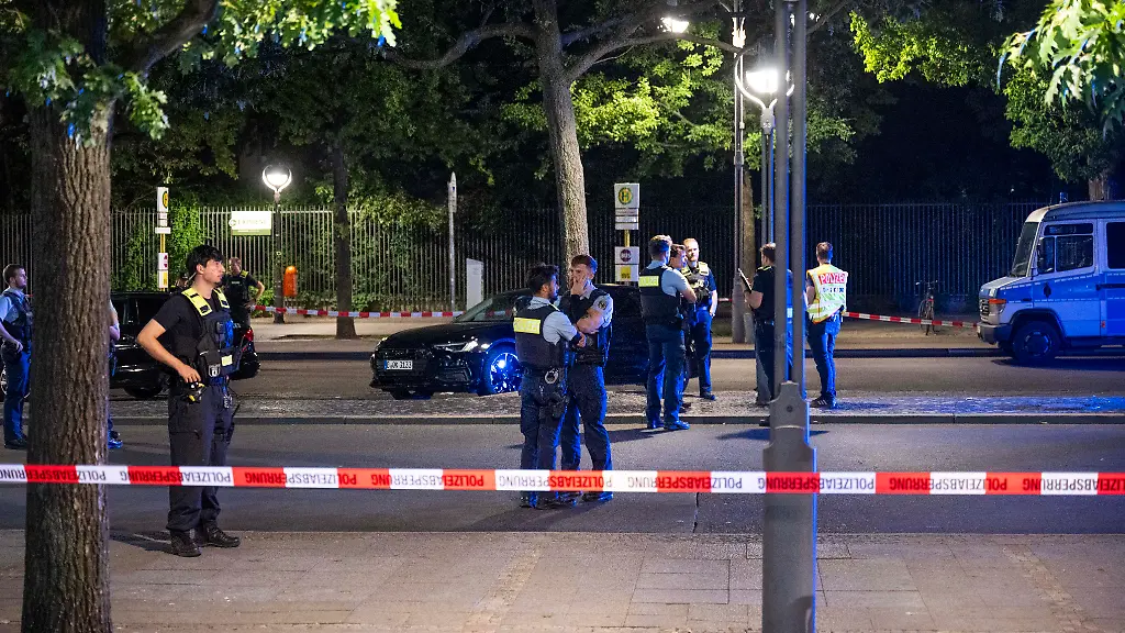Tödliche Schüsse am Bahnhof Zoo: Polizei ermittelt Verdächtigen
