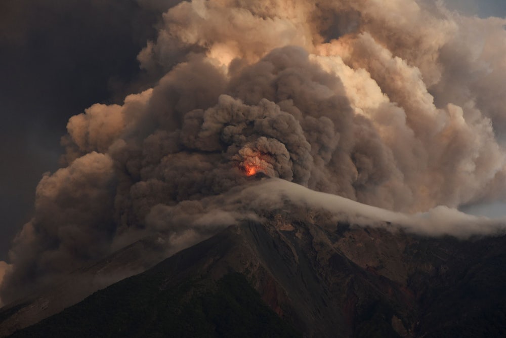 Vulkanausbruch des Volcán de Fuego in Guatemala