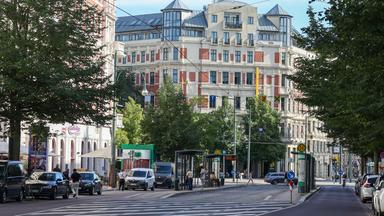 Migrations-Streik in Magdeburg: Geschäfte geschlossen als Zeichen gegen Rassismus
