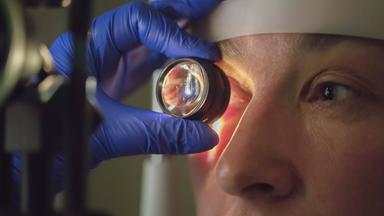 Wie wirken Wimpernseren und mögliche Nebenwirkungen