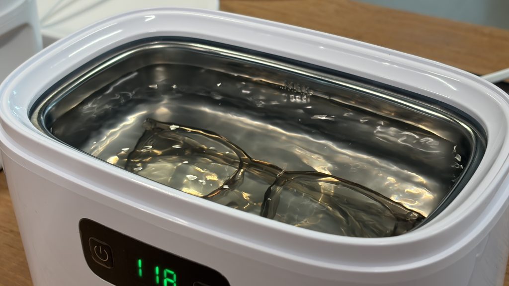Ultraschallreiniger im Test: Saubere Sicht und strahlender Schmuck