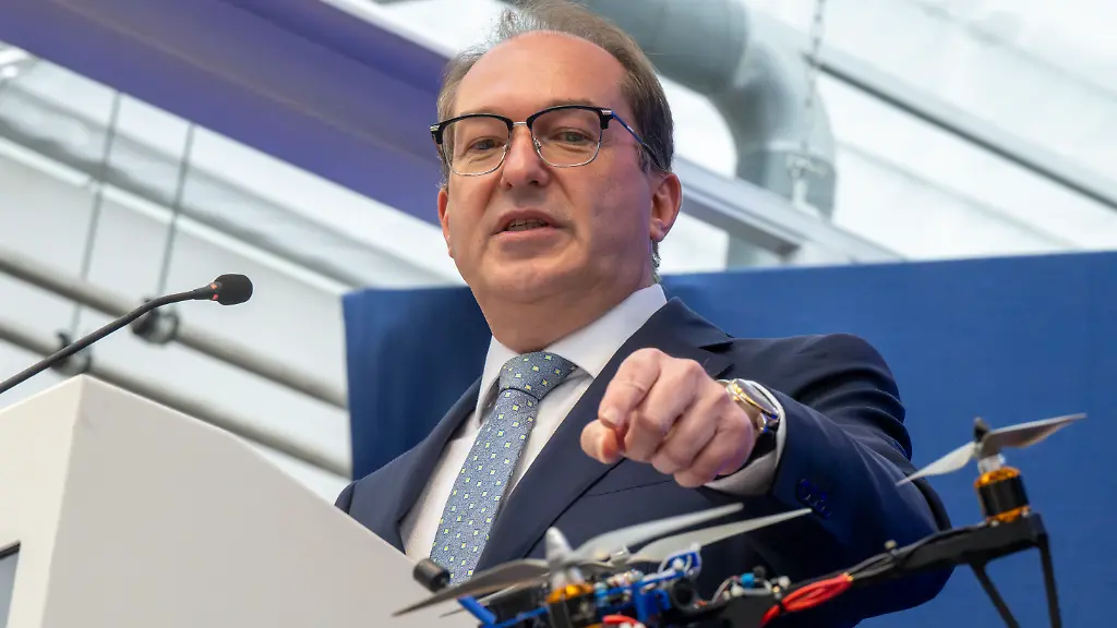 Dobrindt stärkt Anti-Drohnen-Einheit der Bundespolizei