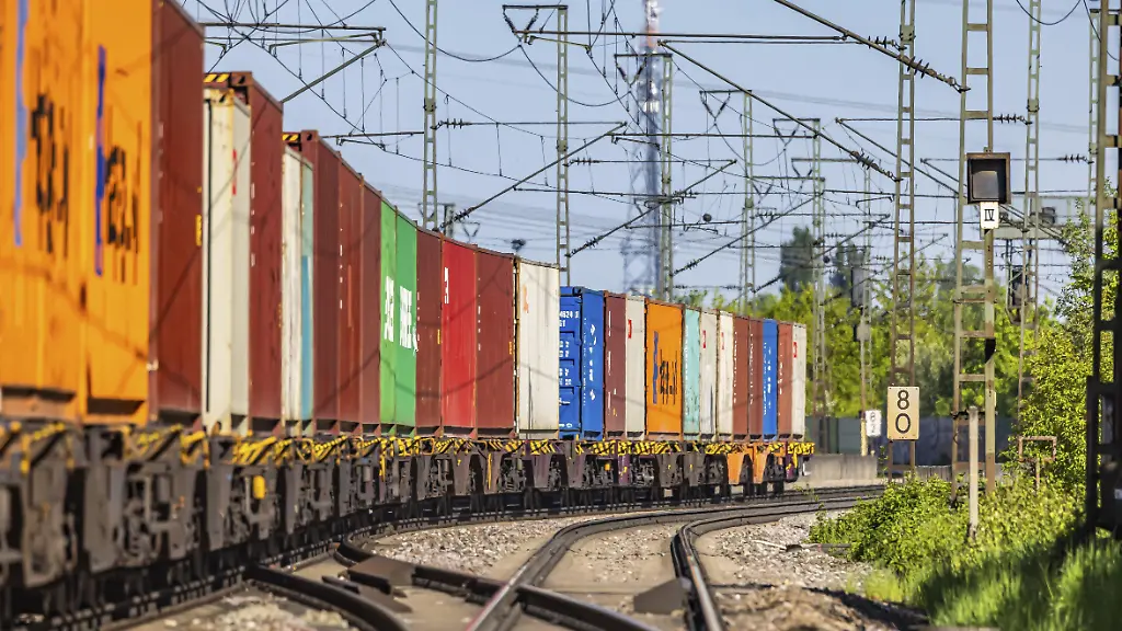 Niedrigwasser in Deutschland: Reaktivierung alter Waggons durch DB Cargo