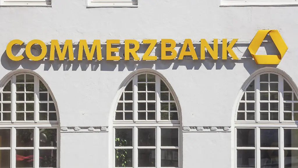 Unicredit steht kurz vor Aktienmehrheit bei der Commerzbank