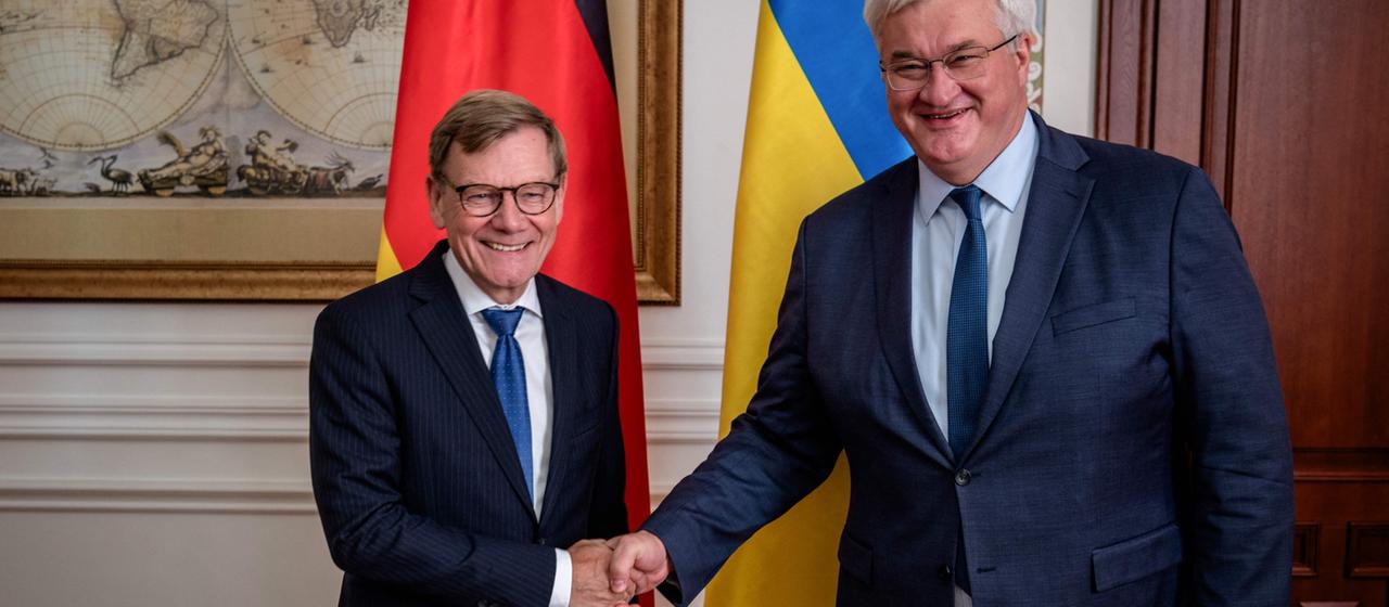 Neue finanzielle Zusagen und diplomatische Bemühungen von Deutschland in der Ukraine