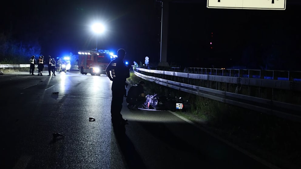 Zwei Tote bei Motorrad-Unfall in Köln: Verdacht auf illegales Rennen
