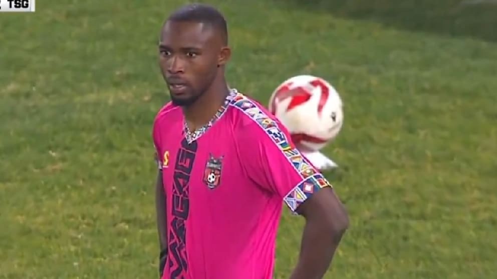 Peinliche Torwart-Panne: Platzverweis in der afrikanischen Premier League