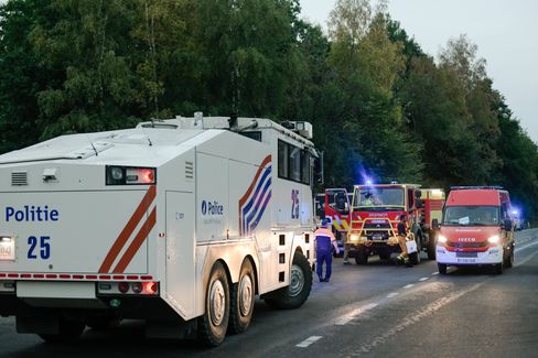 Die Feuerwehr in Monschau überwacht intensiv den Waldbrand in Belgien