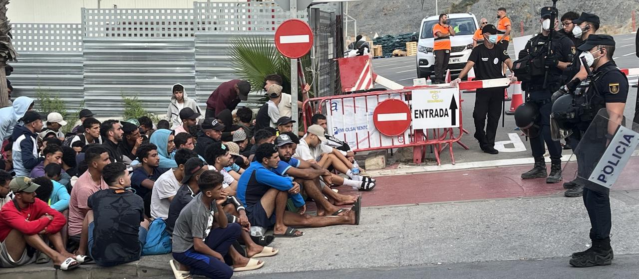 Spanisch-italienischer Streit um Ceuta: Grenzkontrollen und Vorwürfe