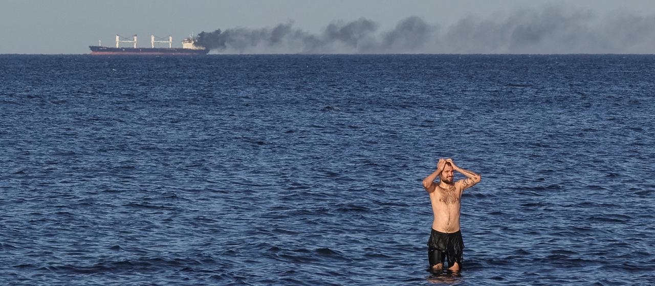 Kriegsgefahr in Odessa: Alltag an vollen Stränden
